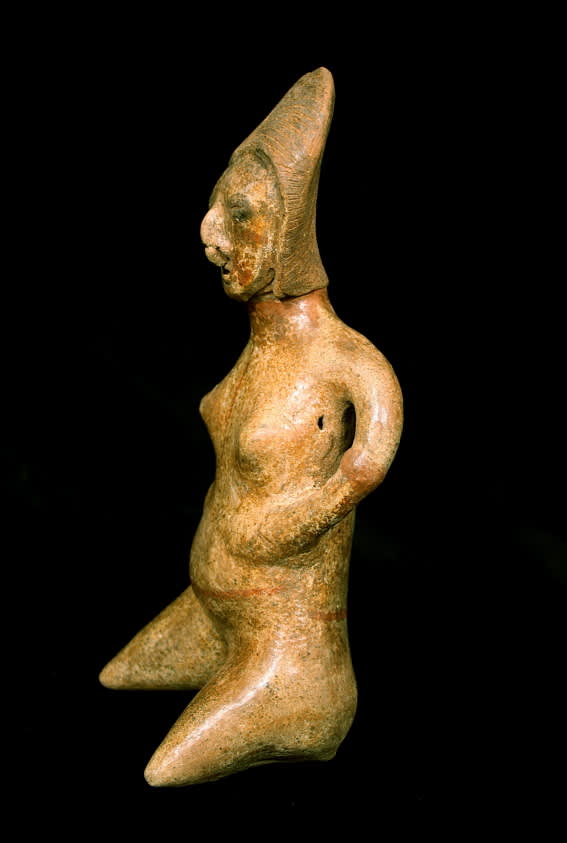 Chinesco Style (Type E) Nayarit Terracotta Sculpture of a Seated Woman