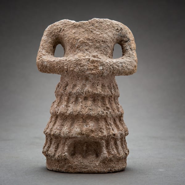 Sumerian headless male figurine