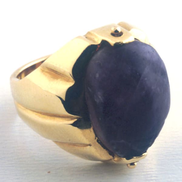 Gold Ring Featuring an Egyptian Amethyst Scarab