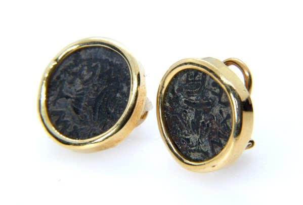 18 K Gold Earrings featuring two bronze Masada coins