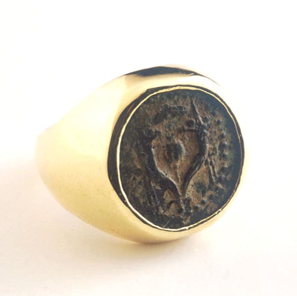 Gold Ring Featuring a Bronze Coin of the Maccabean King John Hyrcanus I