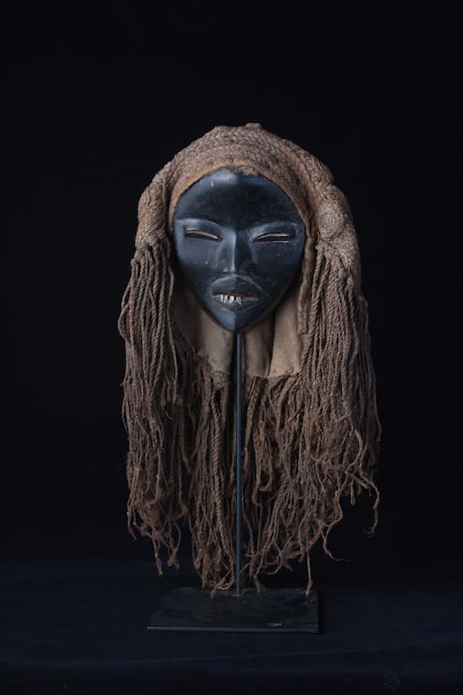 Dan Go Ge Mask with Raffia Head Cover