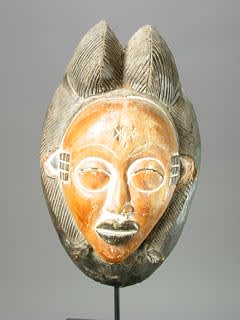 Punu Wooden Okuyi Face Mask
