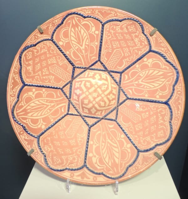 Hispano-Moresque wall charger