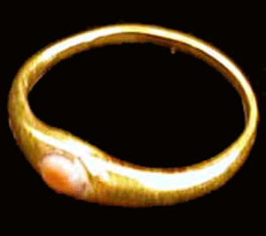 Graeco-Roman Gold Ring Set with Eye Agate