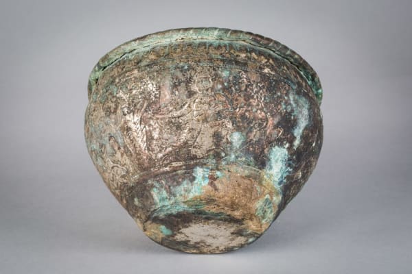 Engraved bronze tapering pot