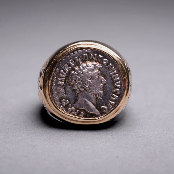 Gold Ring with Silver Denarius of Emperor Marcus Aurelius