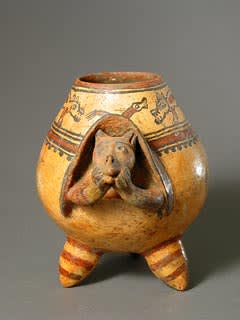 Armadillo Tripod Effigy Vessel