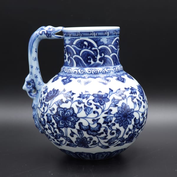 Blue and white porcelain dating to the Yongzheng Era