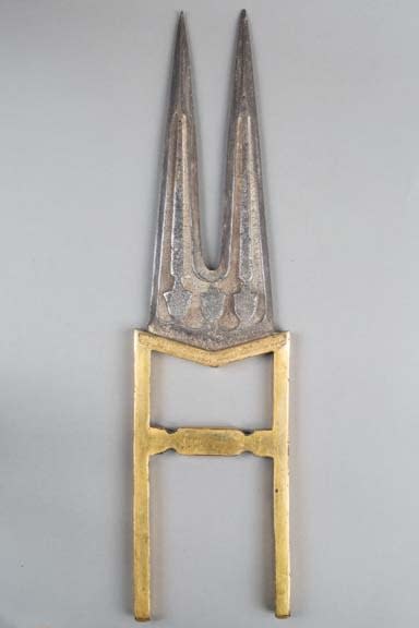 Indian double-bladed katar dagger