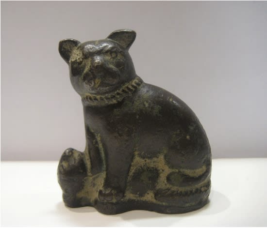 Roman period bronze figurine of a cat and mouse
