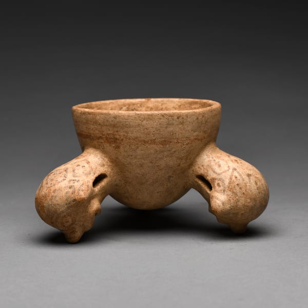 Panzaleo Terracotta Vessel Featuring Three Heads