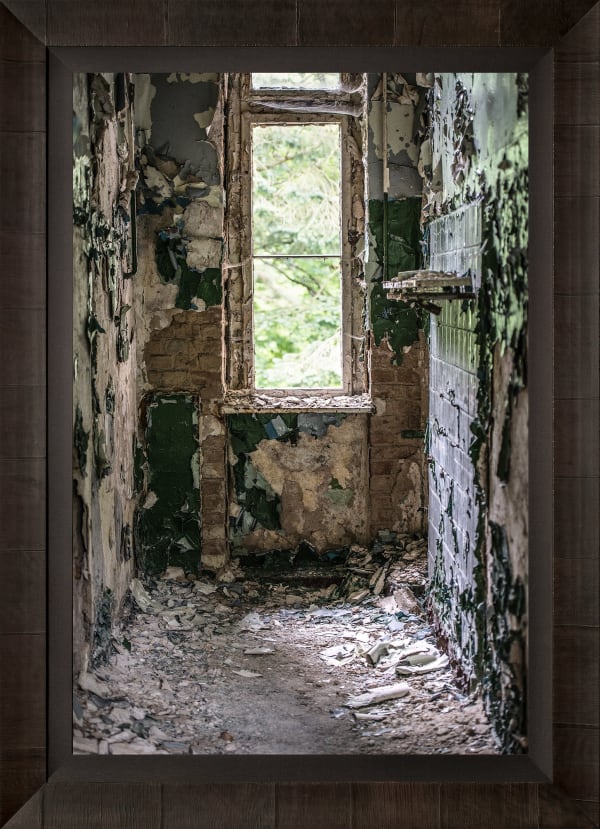 Mario Basner, Green Room, Tabacchino Frame, Dark Ash, Black Liner