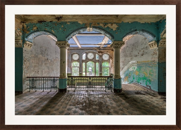 Mario Basner, Archway, Classic Brown Frame, White Liner