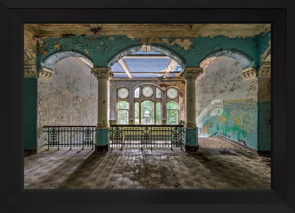 Mario Basner, Archway, Classic Black Frame, Black Liner