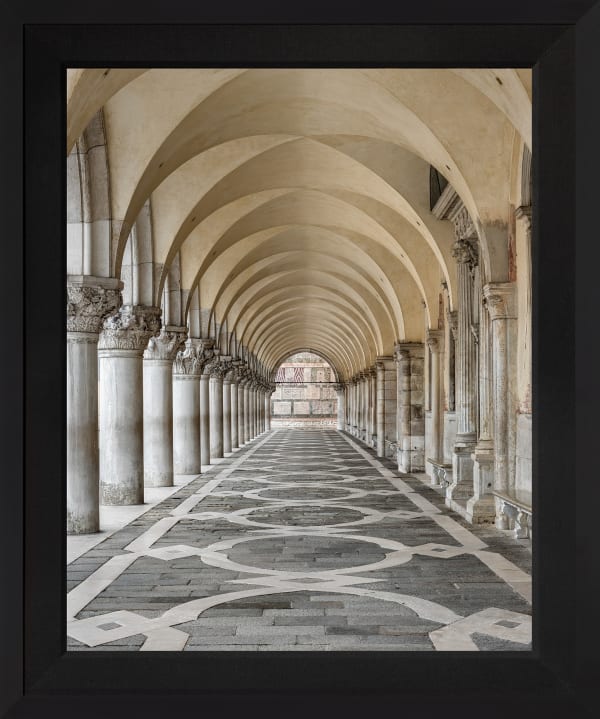 CLASSIC SATIN BLACK FRAME, BLACK LINEN LINER