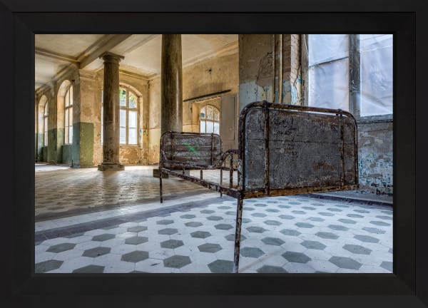 Mario Basner, Balance, Classic Satin Black Frame, Black Liner