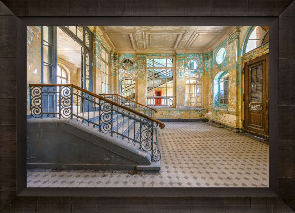 Mario Basner, Grandeur, Tabacchino Frame, Dark Ash, Black Liner