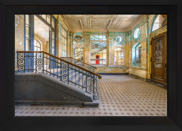 Mario Basner, Grandeur, Classic Satin Black Frame, Black Liner