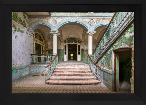 Mario Basner, Entrance, Classic Satin Black Frame, Black Liner