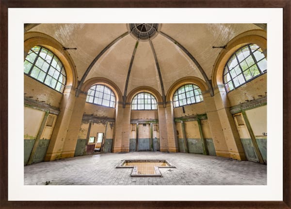 Mario Basner, Bathhouse, Classic Brown Frame, White Liner