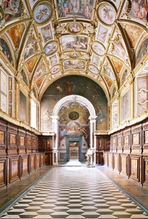 Candida Höfer, San Martino Napoli II 2009