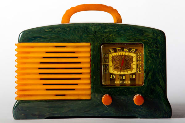 Catalin Radio, Fada SW 57 Wraparound Grill, 1939