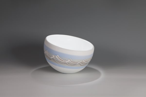 Les Blakebrough Southerly, 2017 tilted bowl, metal salts 16.5 x 23cm