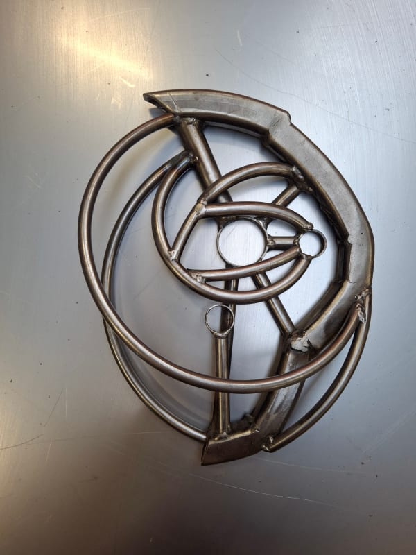 Gijs van poecke, Thèdïodema estra svā’amitvus Theódïomoni , 2025