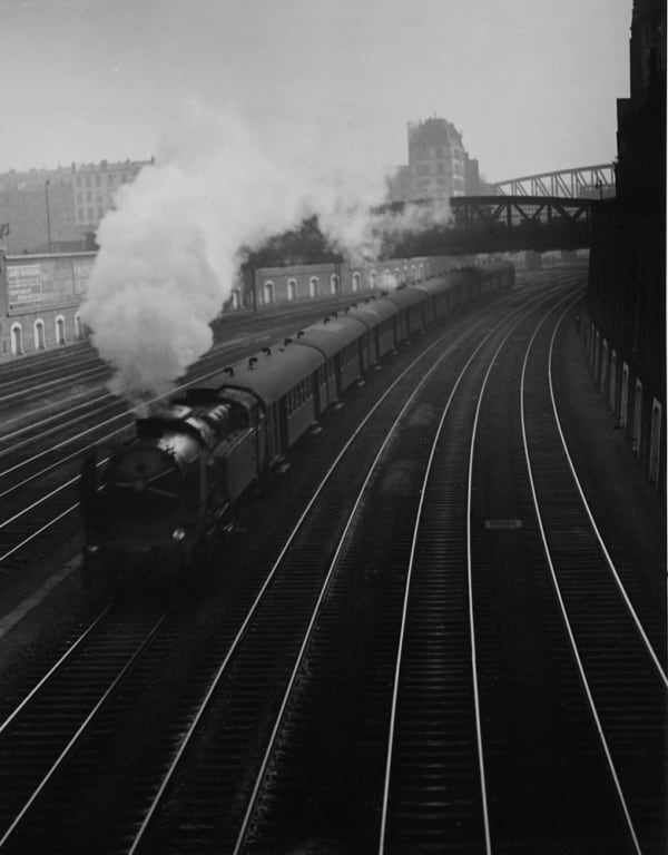 René Groebli, Ausfahrt Gare du Nord (#1170), Rail Magic/Magie der Schiene, Vintage, 1949