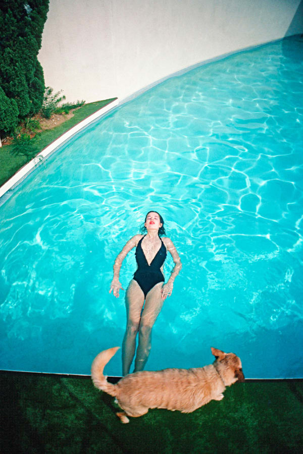 Willy Spiller, Cindy in the pool, Los Angeles, 1981