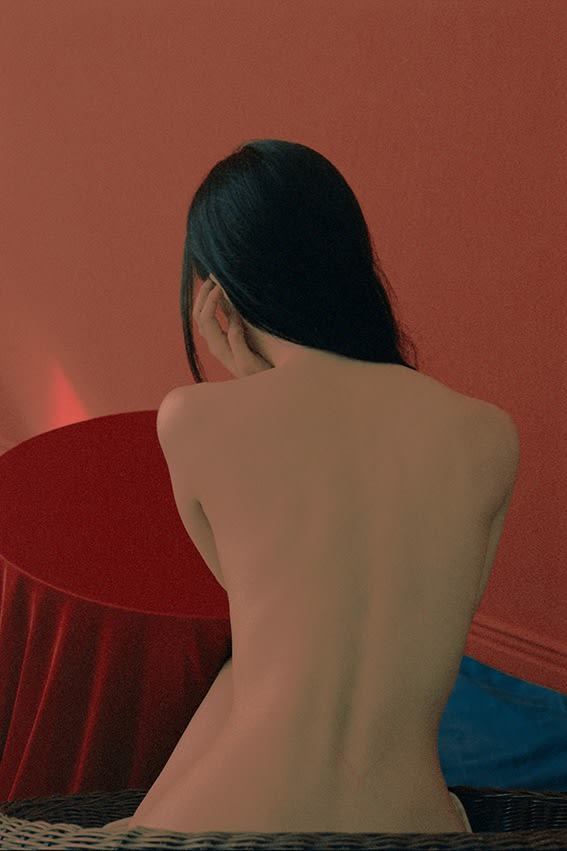 Rala Choi, Sitting Women Turned Back 3, 2017