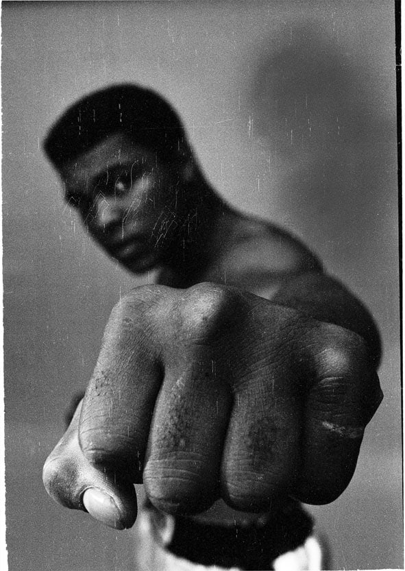 Thomas Hoepker, Ali left fist, London, 1966