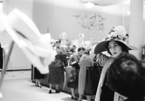 Thomas Hoepker, Lady in Department Store, New York, 1960