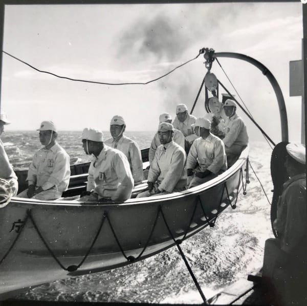 Werner Bischof, Marinesoldaten in Rettungsboot, Japan, 1951