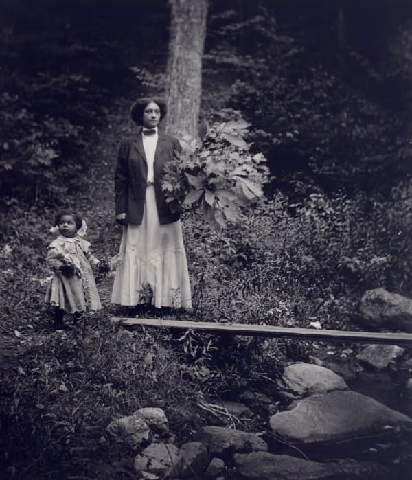 James Van Der Zee, IV: Kate and Rachel Van DerZee, Lenox, Massachusetts, 1909 (Printed in 1974)