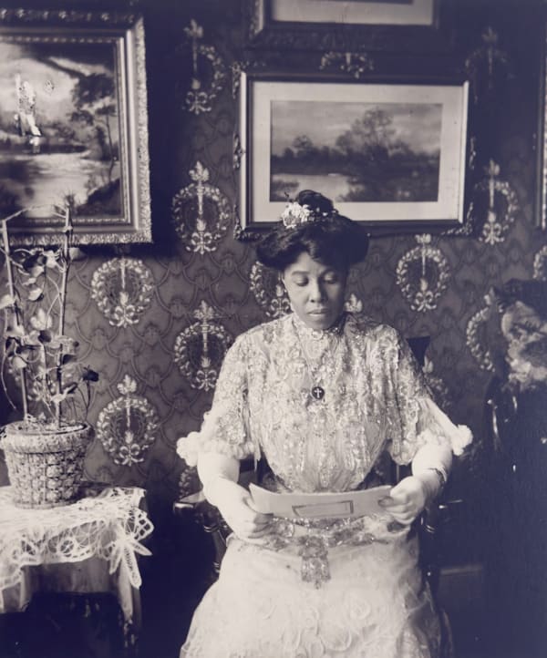 James Van Der Zee, V: Miss. Suzie Porter, Harlem, 1915 (Printed in 1974)