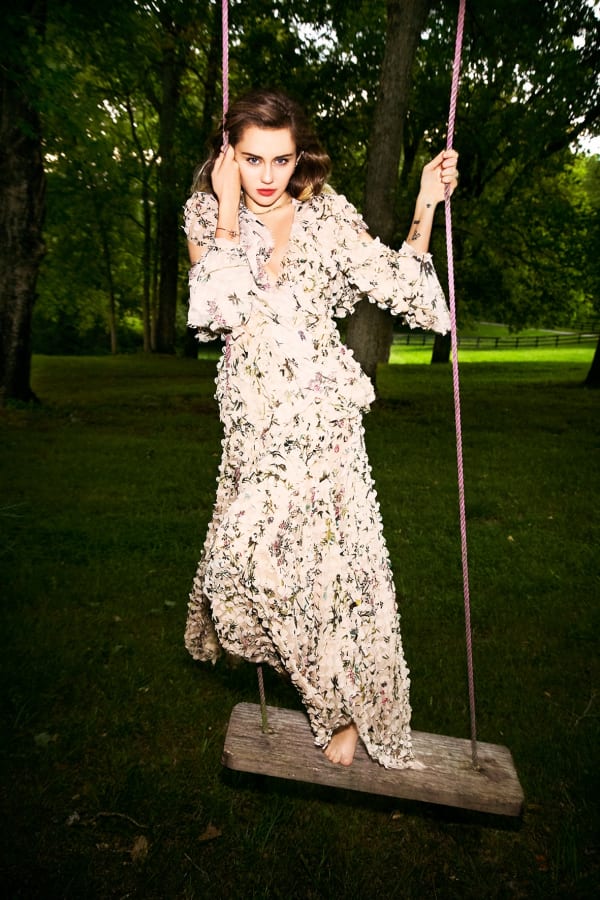 Ellen von Unwerth, Miley Cyrus swinging, wild at heart, Nashville, 2017