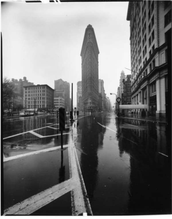 Elliott Erwitt, New York City (Flatiron), 1969