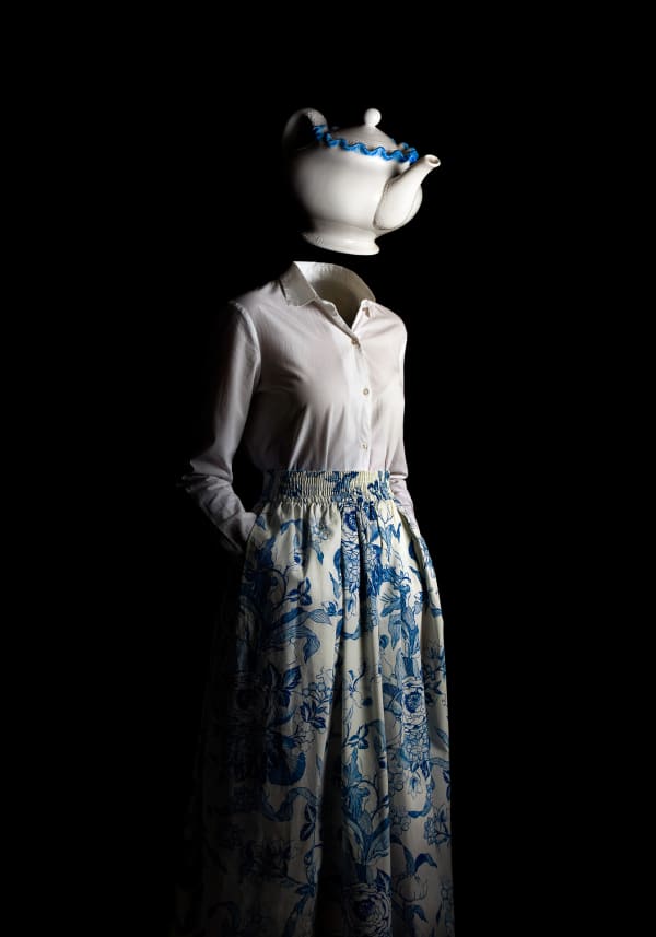 No. 6 (Ceci N´est Pas Une Théière)