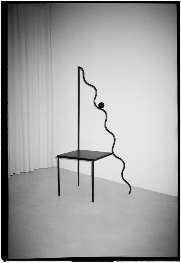 Valeria Vasi, The Descending Chair