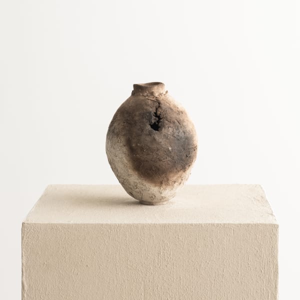 Ilona Golovina, Pit fired Vessel 01, 2024