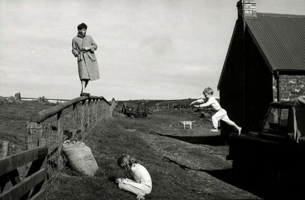 Linda Mccartney, Paul, Stella and James, Scotland, 1982, 1982
