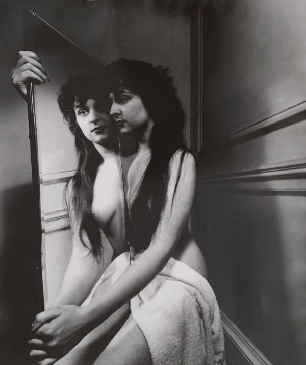 Bill Brandt, Kismet with mirror, Belgravia, London, 1953