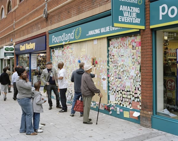 Simon Roberts, The Peckham Peace Wall, Southwark, London, 2011, 2011