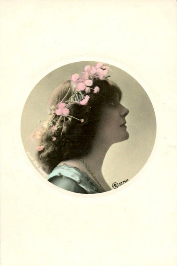 Rita Martin, Oval Portrait 02, 1910