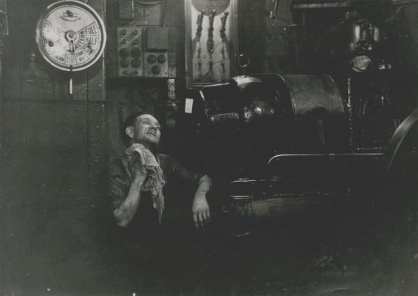 Bert Hardy, A Trawler in Wartime (The Chief), 1942