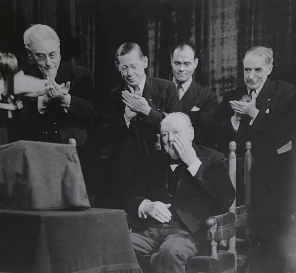 Kurt Hutton, Applauding Winston, 1948