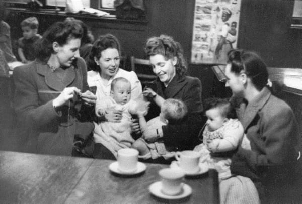 Bert Hardy, Life in the Elephant - Mothers and babies, 1948