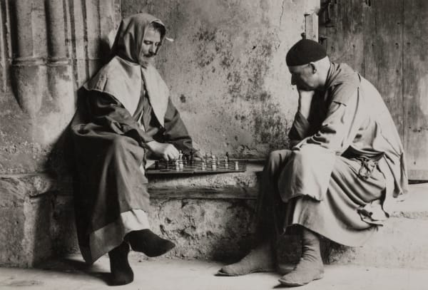 Emil Otto Hoppé, Chess Players. Dr Lowe (right) and friend (Lacock Abbey Pageant, Wiltshire), 1932